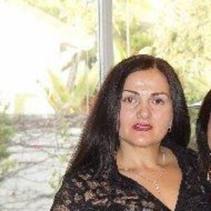 Meet your Posher, Simona